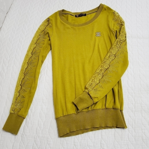 Tops - Mustard green Long sleeve top with lace detailing
